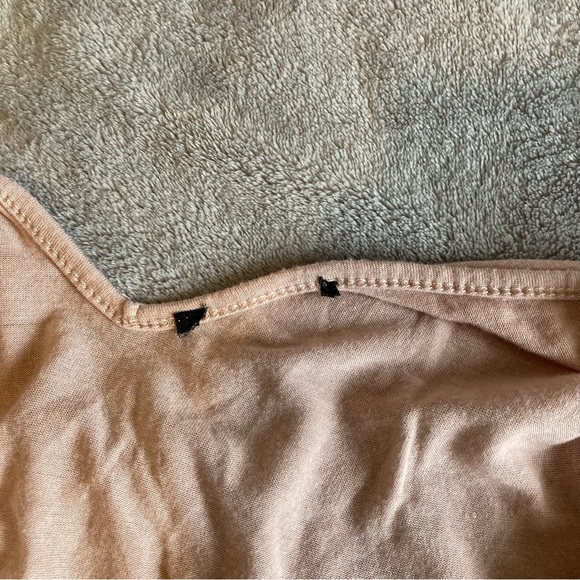 Light pink tanktop size small - Picture 3 of 3